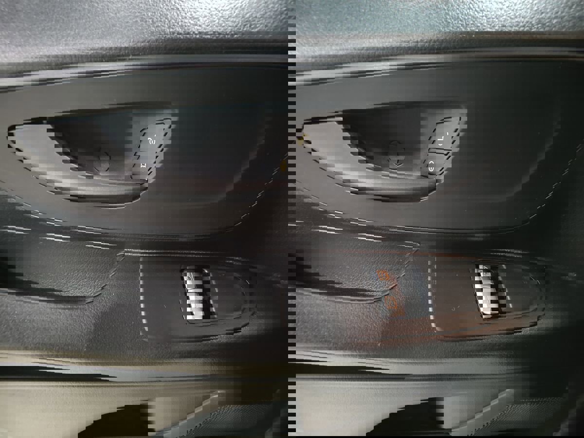 Used 2023 Mercedes-Benz Metris image 17