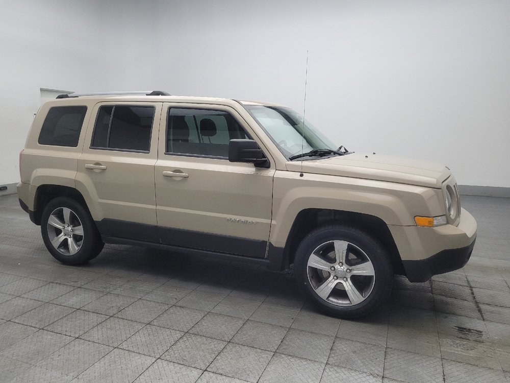 Used 2017 Jeep Patriot High Altitude FWD image 11