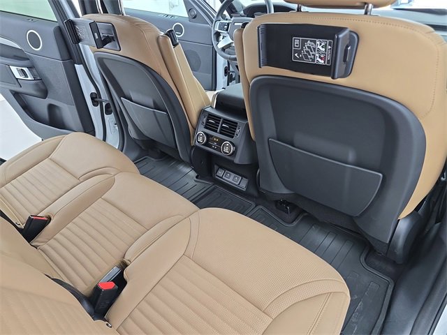 Certified 2025 Land Rover Discovery Dynamic SE image 11
