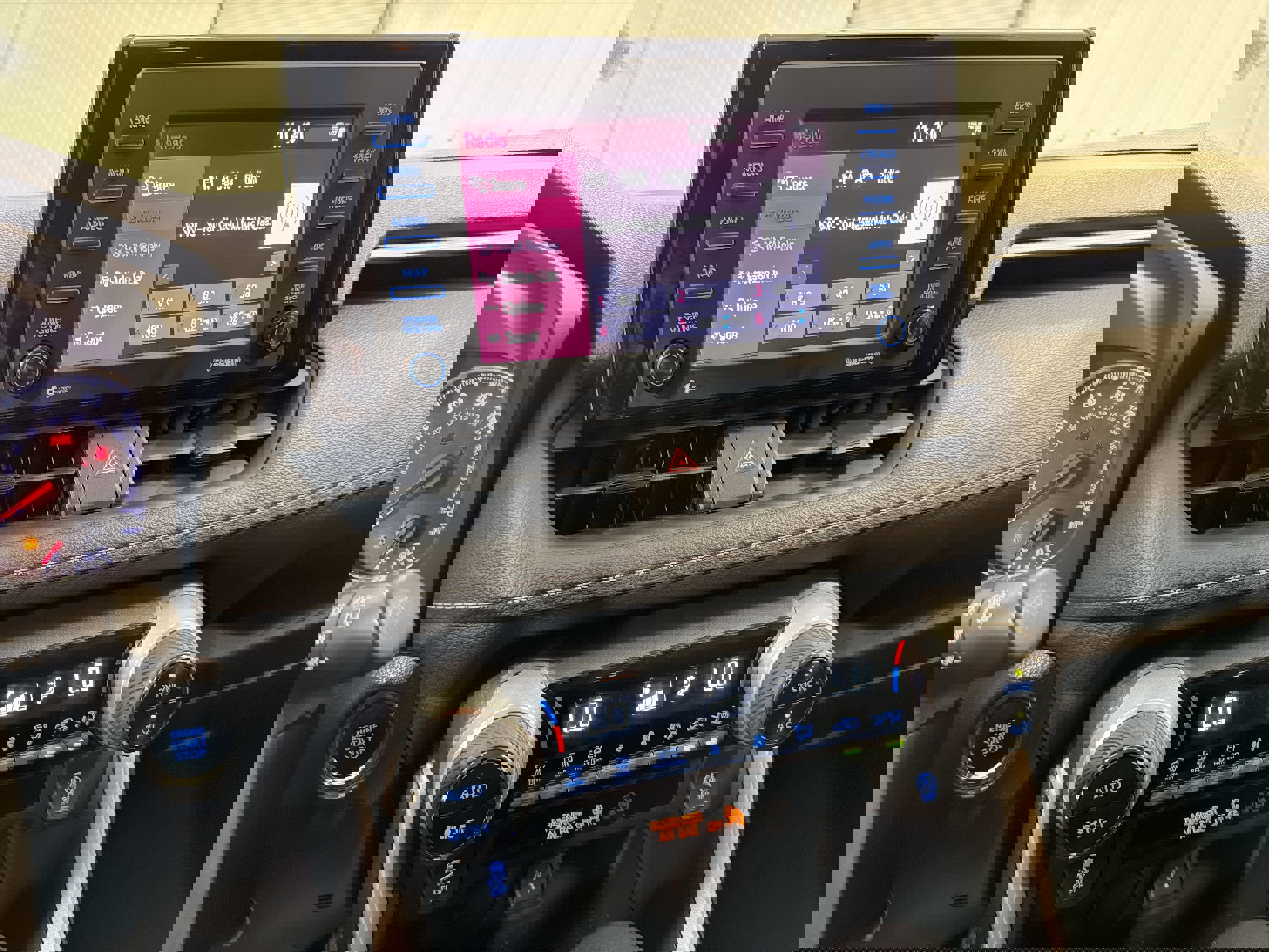 Used 2021 Toyota RAV4 XLE image 17