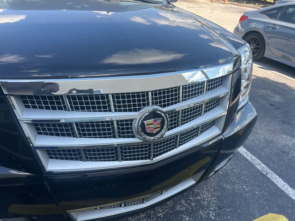 Used 2013 Cadillac Escalade ESV Platinum AWD/4WD image 3