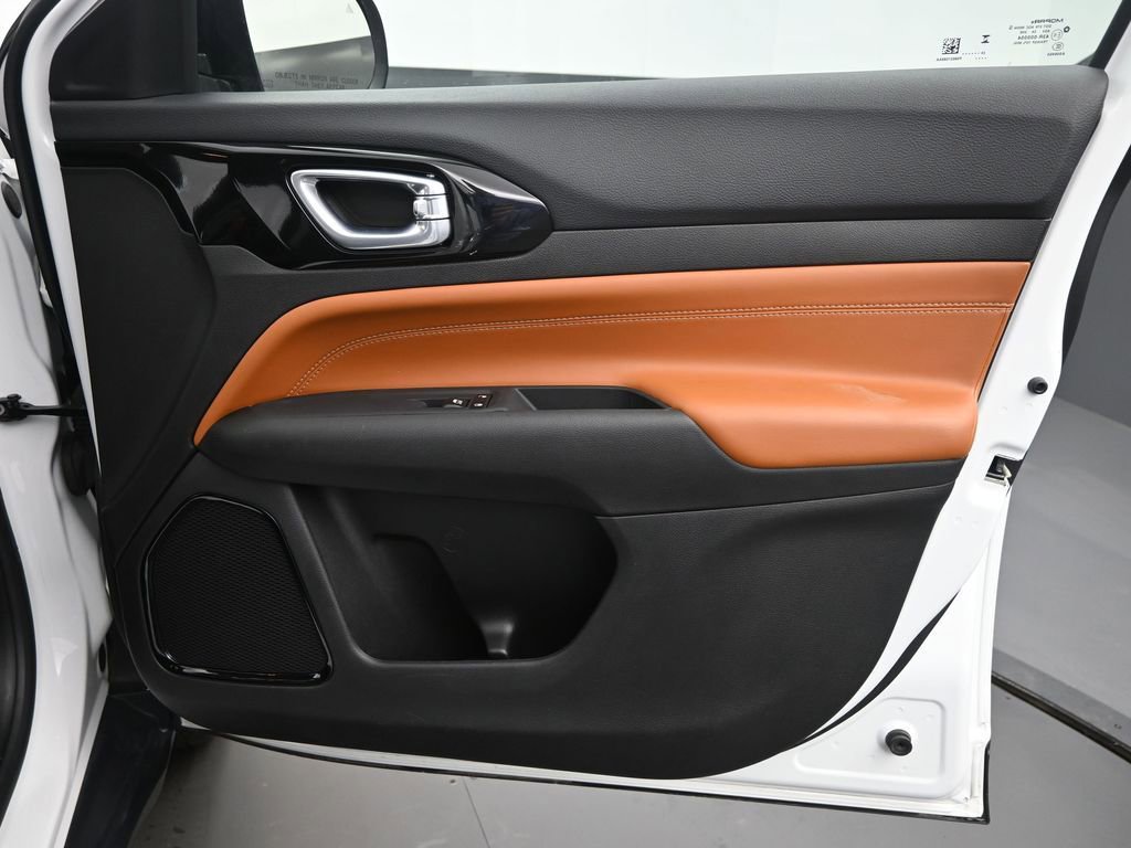 Used 2025 Jeep Compass Limited image 20