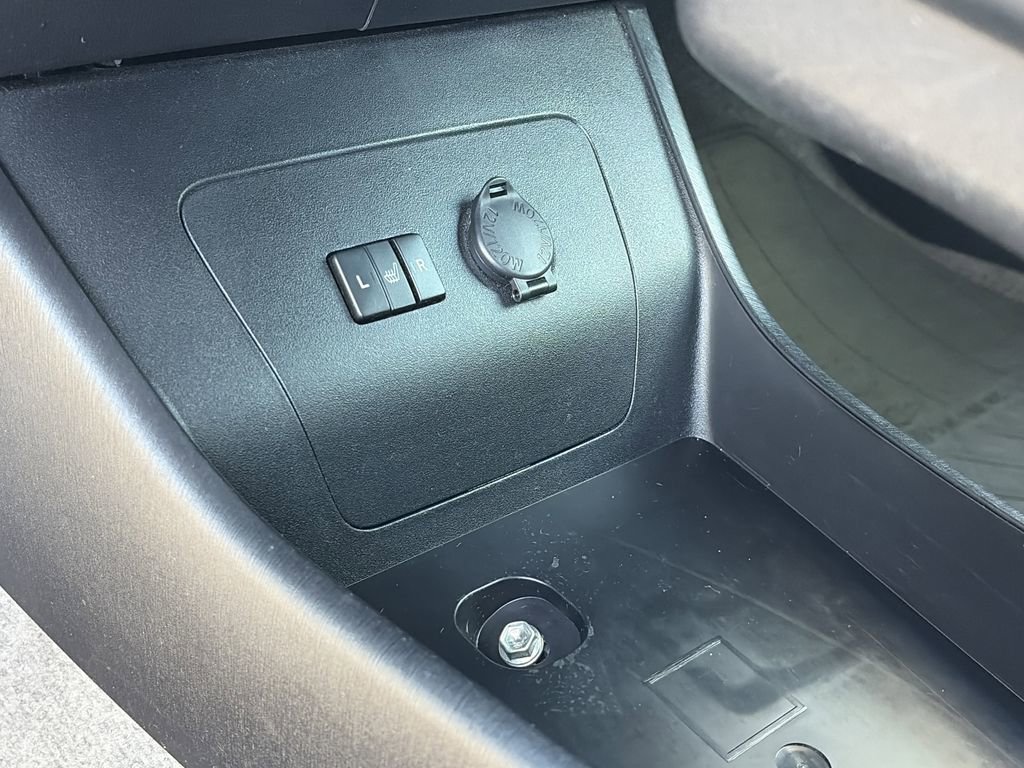 Used 2015 Toyota Prius Four FWD image 28