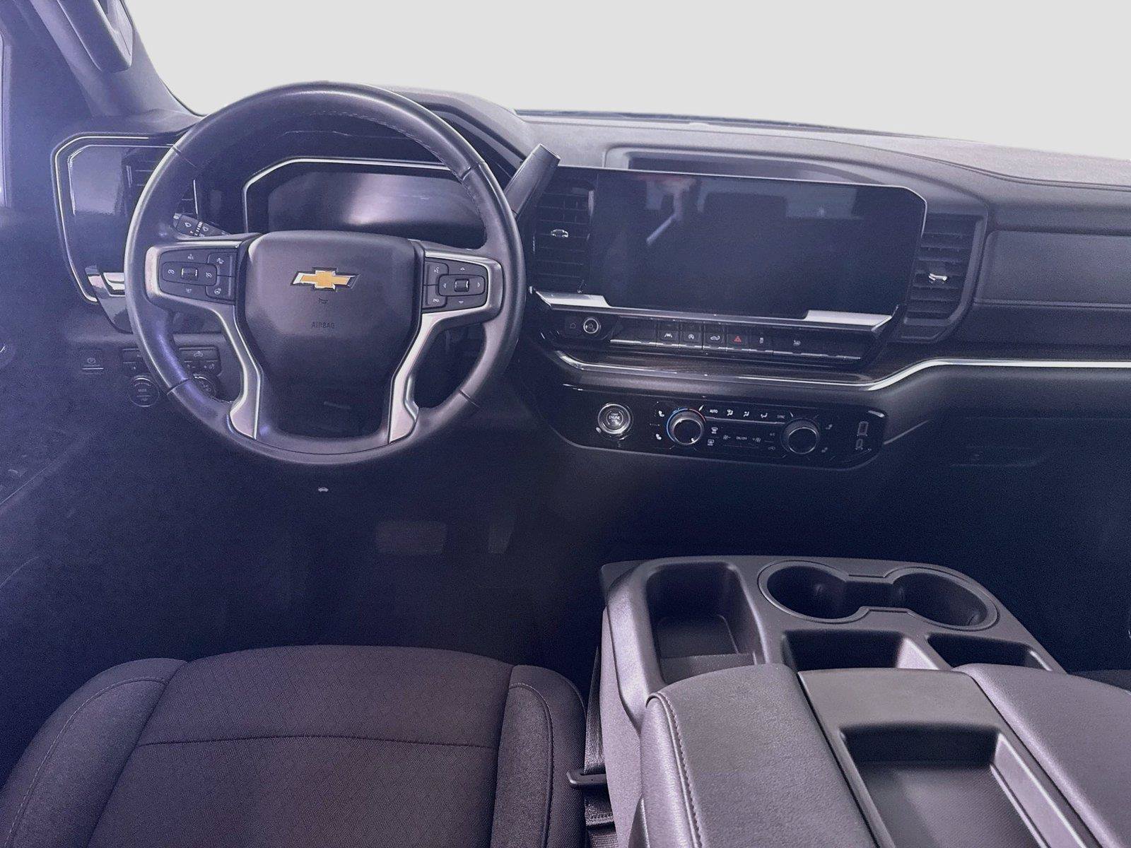 Used 2024 Chevrolet Silverado 1500 LT AWD/4WD image 2