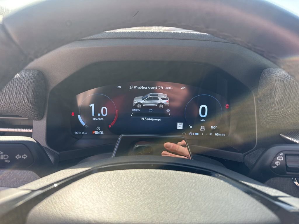 Used 2025 Ford Explorer Platinum w/ Ultimate Package image 14