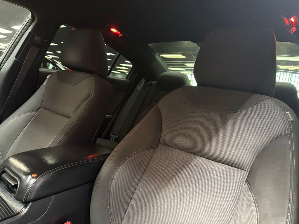 Used 2018 Dodge Charger SXT w/ Blacktop Package RWD image 14