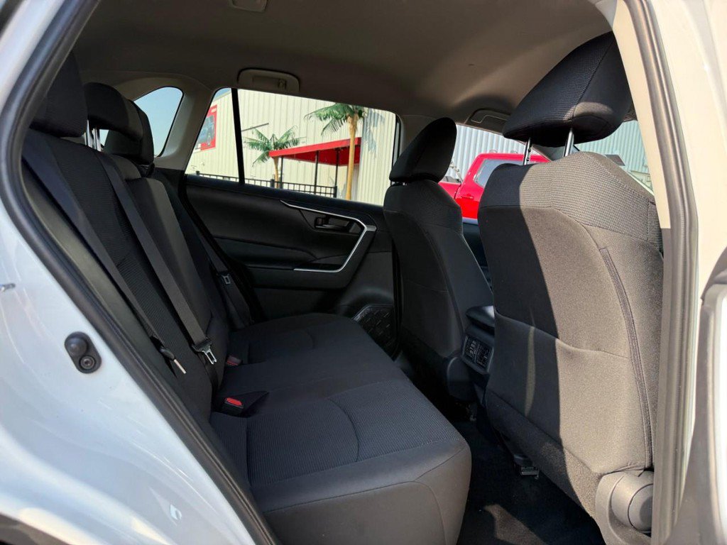 Certified 2025 Toyota RAV4 LE AWD/4WD image 13