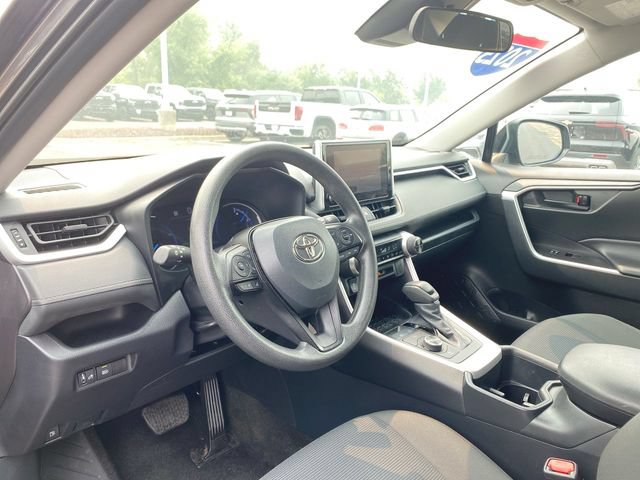 Used 2025 Toyota RAV4 LE AWD/4WD image 10