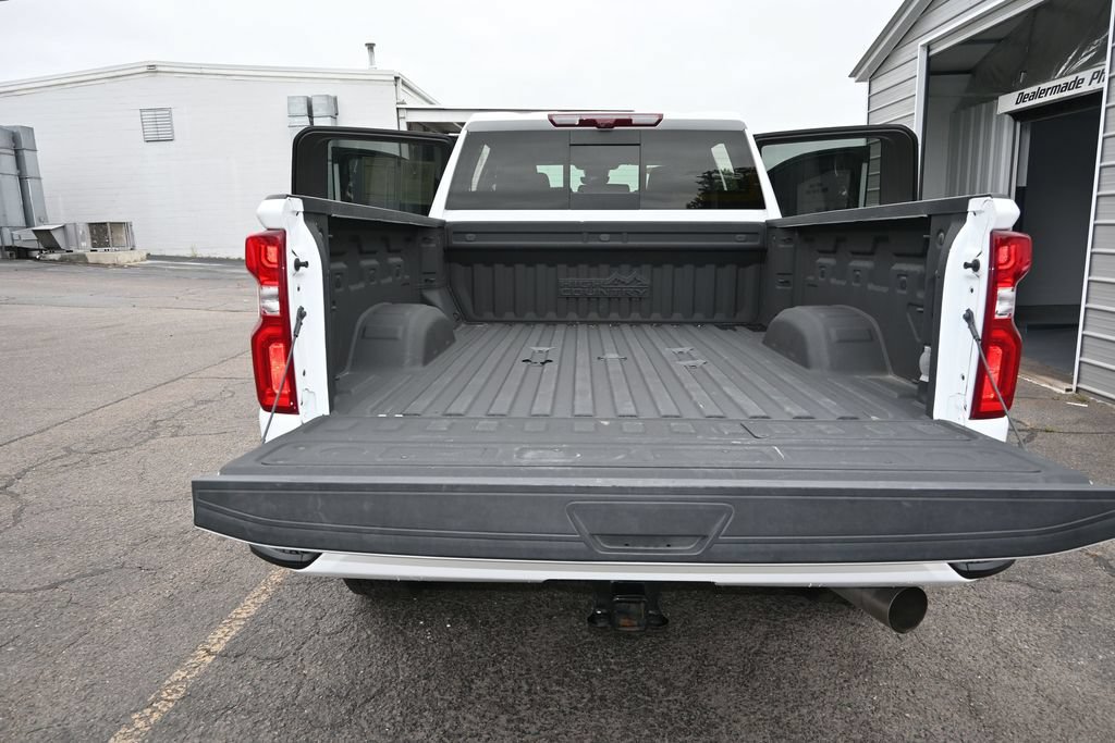 Used 2024 Chevrolet Silverado 2500 High Country w/ High Country Premium Package AWD/4WD image 11