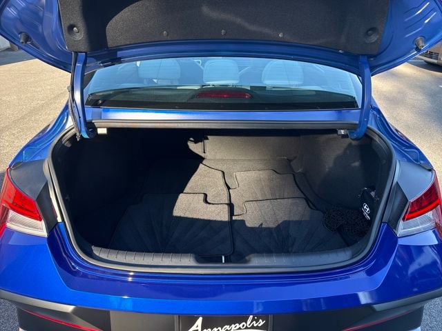 Certified 2025 Hyundai Elantra Limited image 23