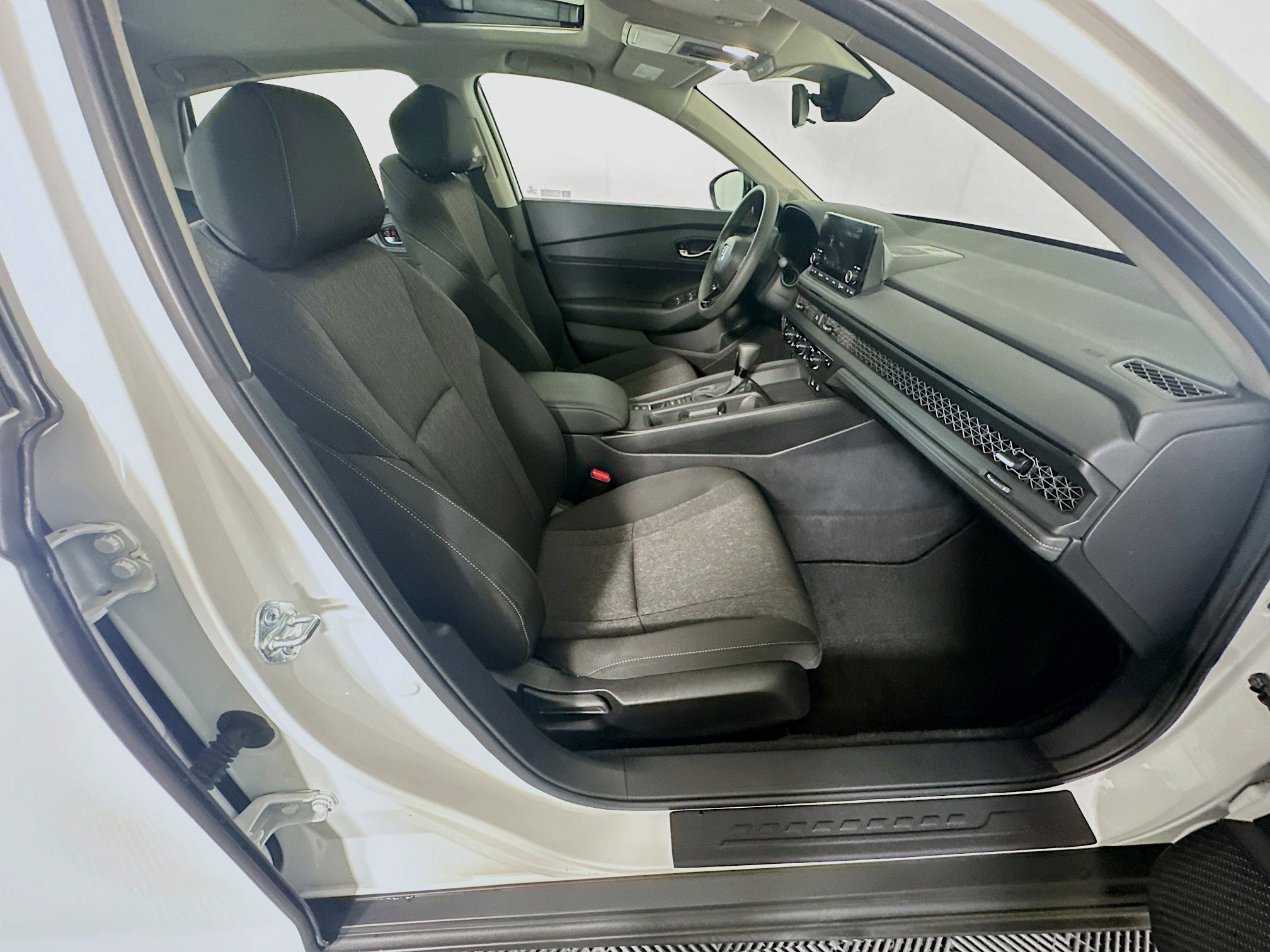 Used 2025 Honda Accord SE image 32
