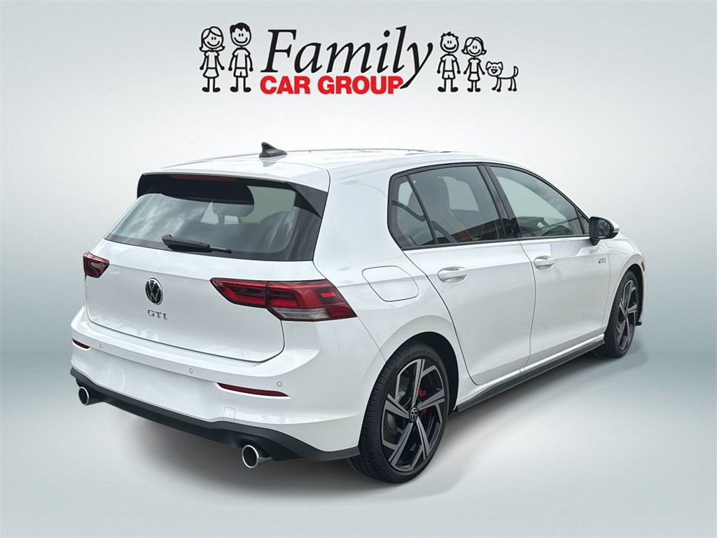 Certified 2025 Volkswagen GTI SE FWD image 3