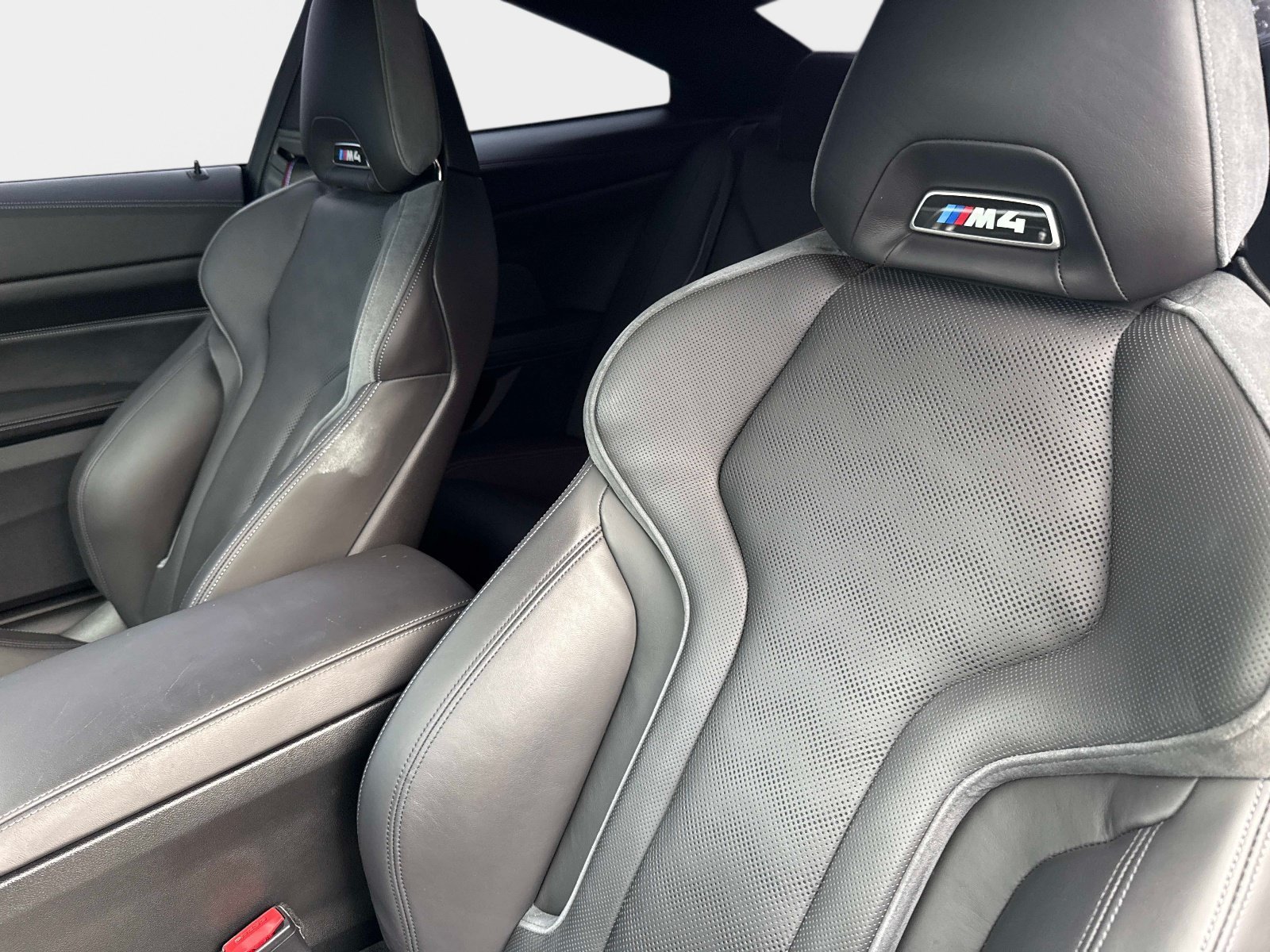 Used 2021 BMW M4 Competition w/ Executive Package RWD image 15