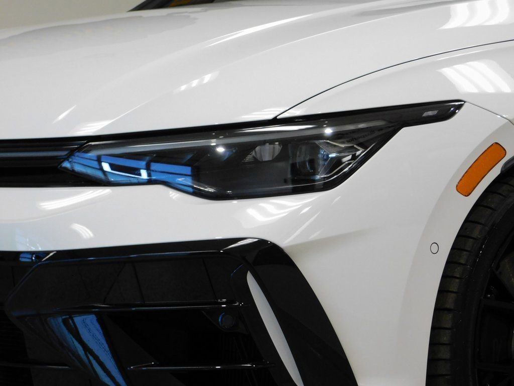 Used 2025 Volkswagen Golf R image 18