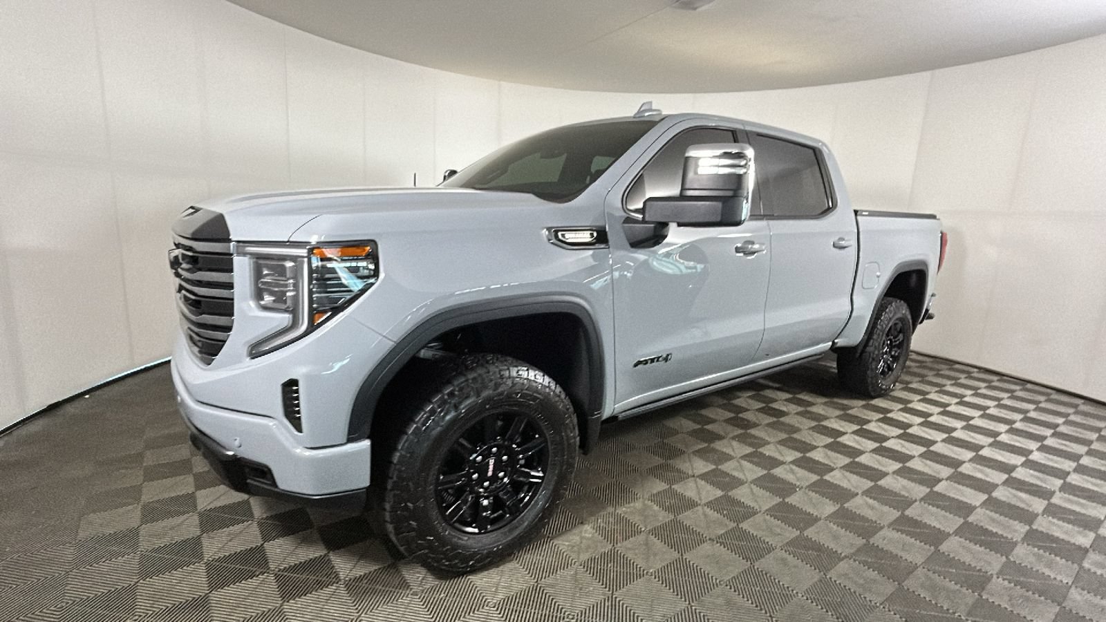 Used 2025 GMC Sierra 1500 AT4 AWD/4WD image 8