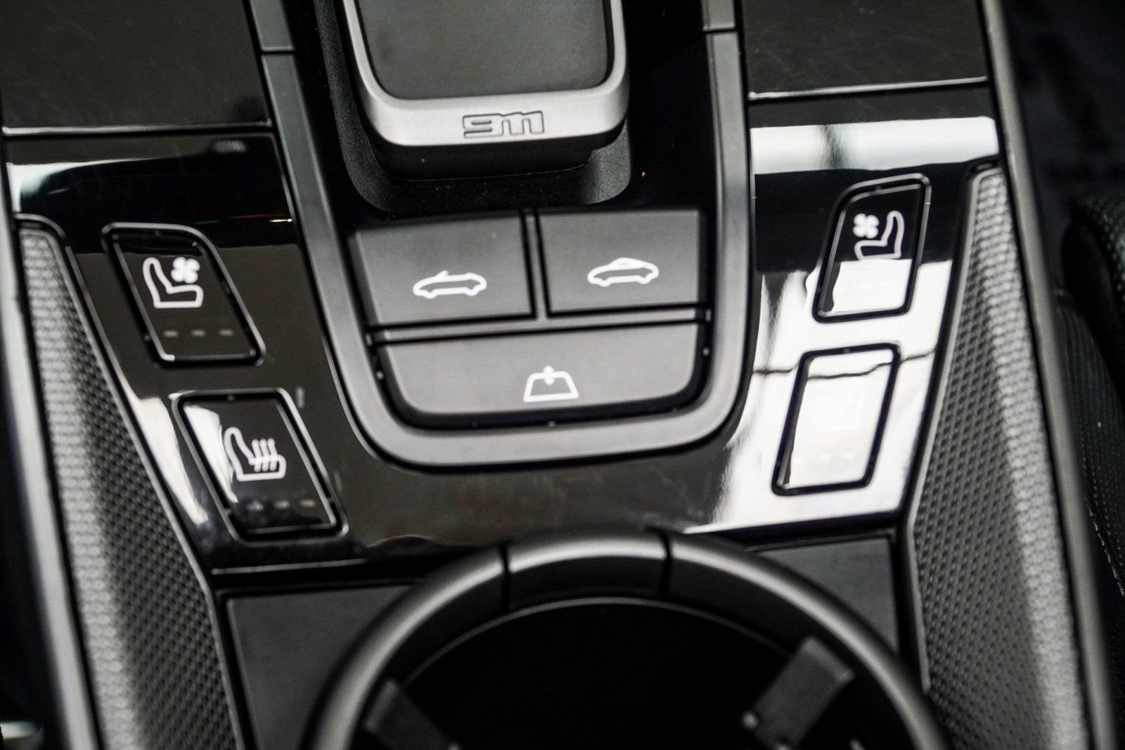 Used 2022 Porsche 911 Carrera w/ Premium Package image 25