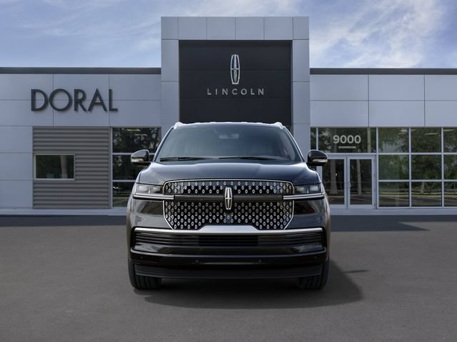New 2027 Lincoln Navigator Premiere RWD image 3