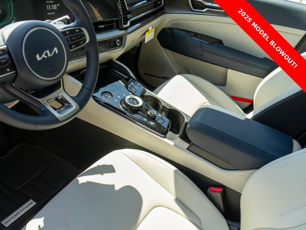 New 2025 Kia Sportage EX image 17