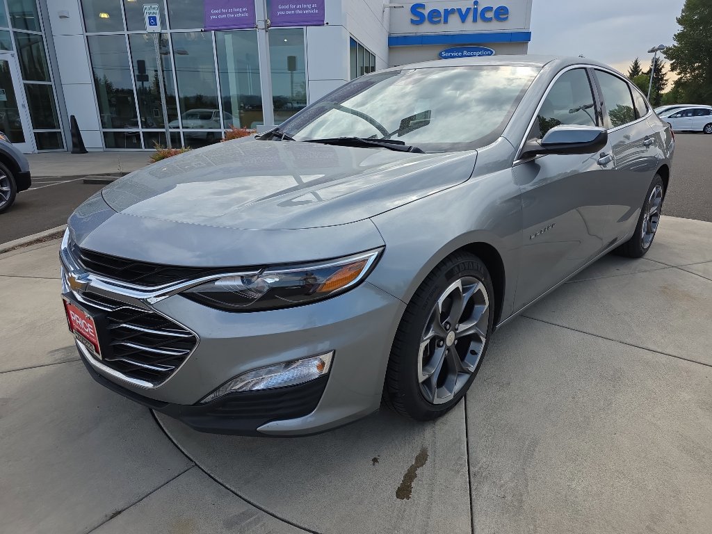 Used 2023 Chevrolet Malibu LT image 2