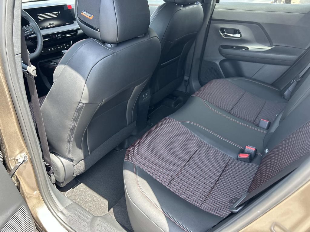 New 2026 Nissan Kicks SR w/ SR Premium Package AWD/4WD image 18