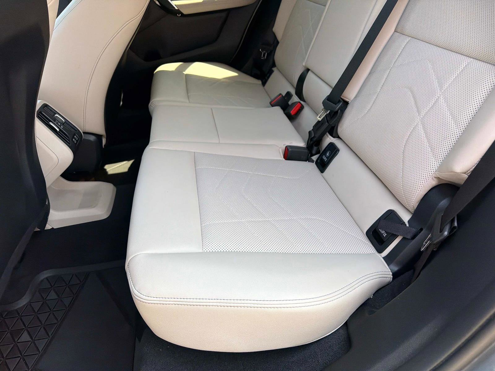 Used 2025 BMW X2 xDrive28i w/ Technology Package image 13