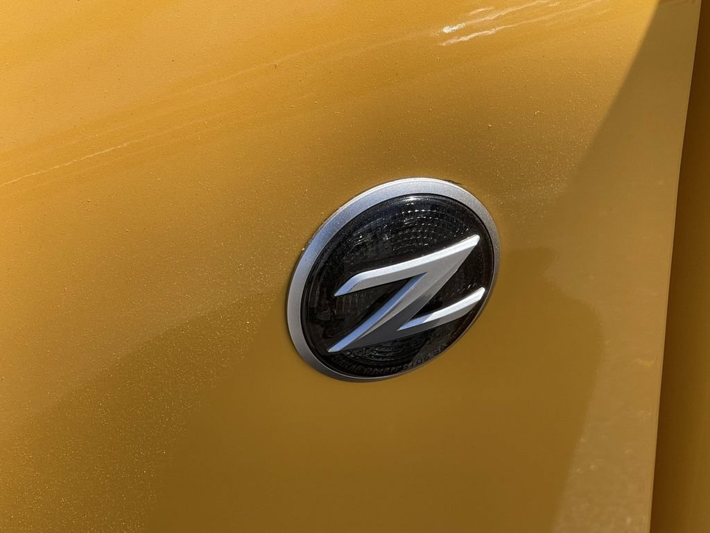Used 2018 Nissan 370Z Roadster RWD image 30
