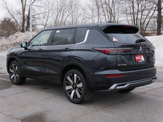 New 2026 Mitsubishi Outlander SE image 2
