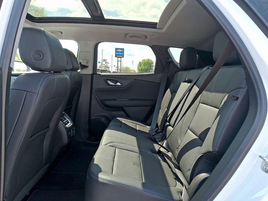New 2026 Chevrolet Blazer LT w/ Sound & Technology Package AWD/4WD image 6