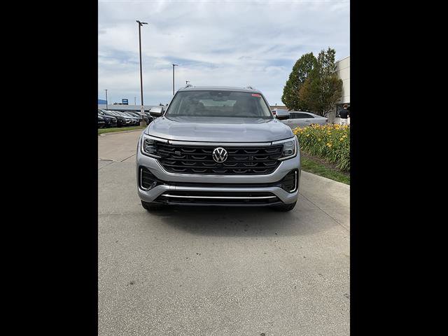 New 2026 Volkswagen Atlas SEL Premium R-Line AWD/4WD image 2