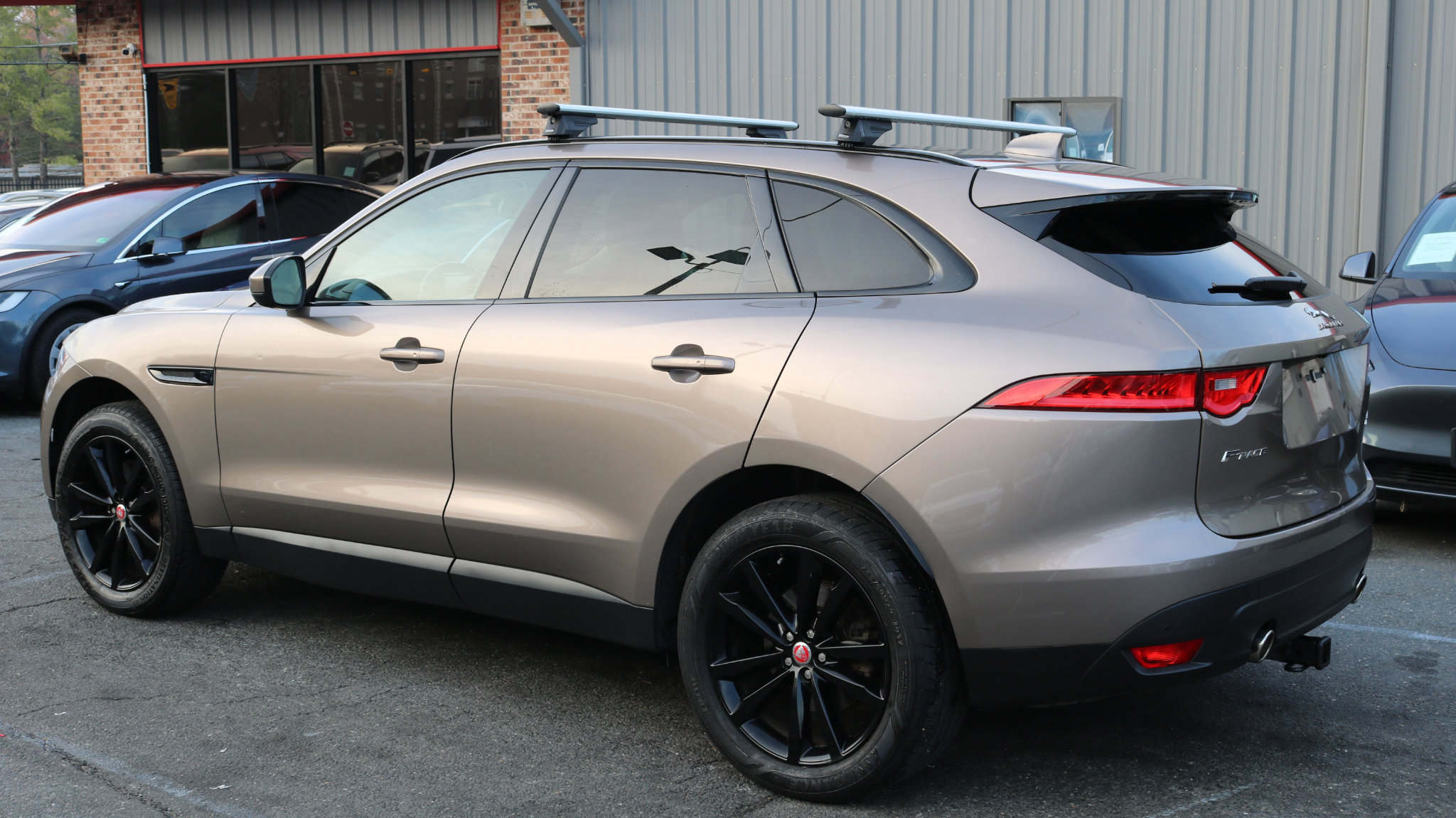Used 2017 Jaguar F-PACE Prestige image 6