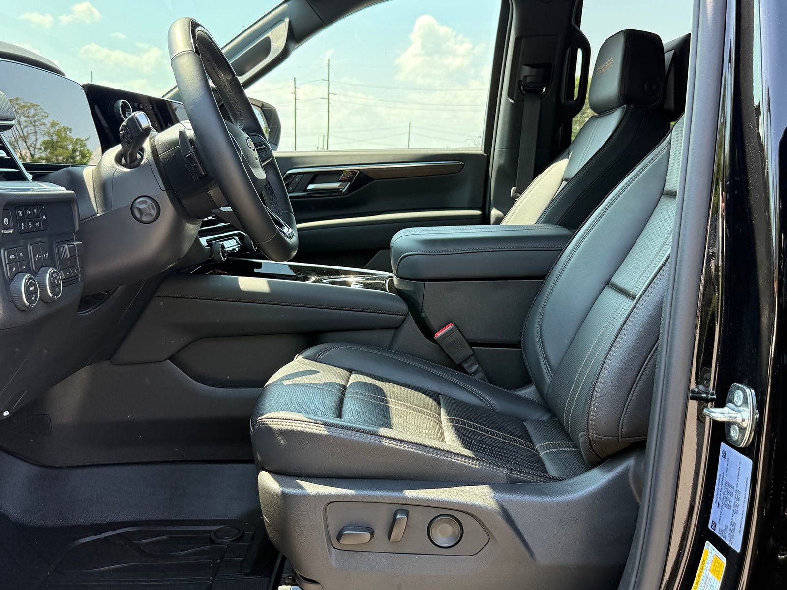 Certified 2026 Chevrolet Tahoe High Country AWD/4WD image 19