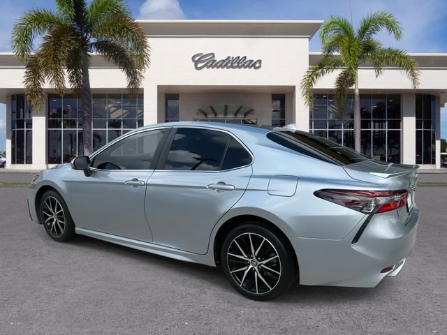 Used 2024 Toyota Camry SE image 10