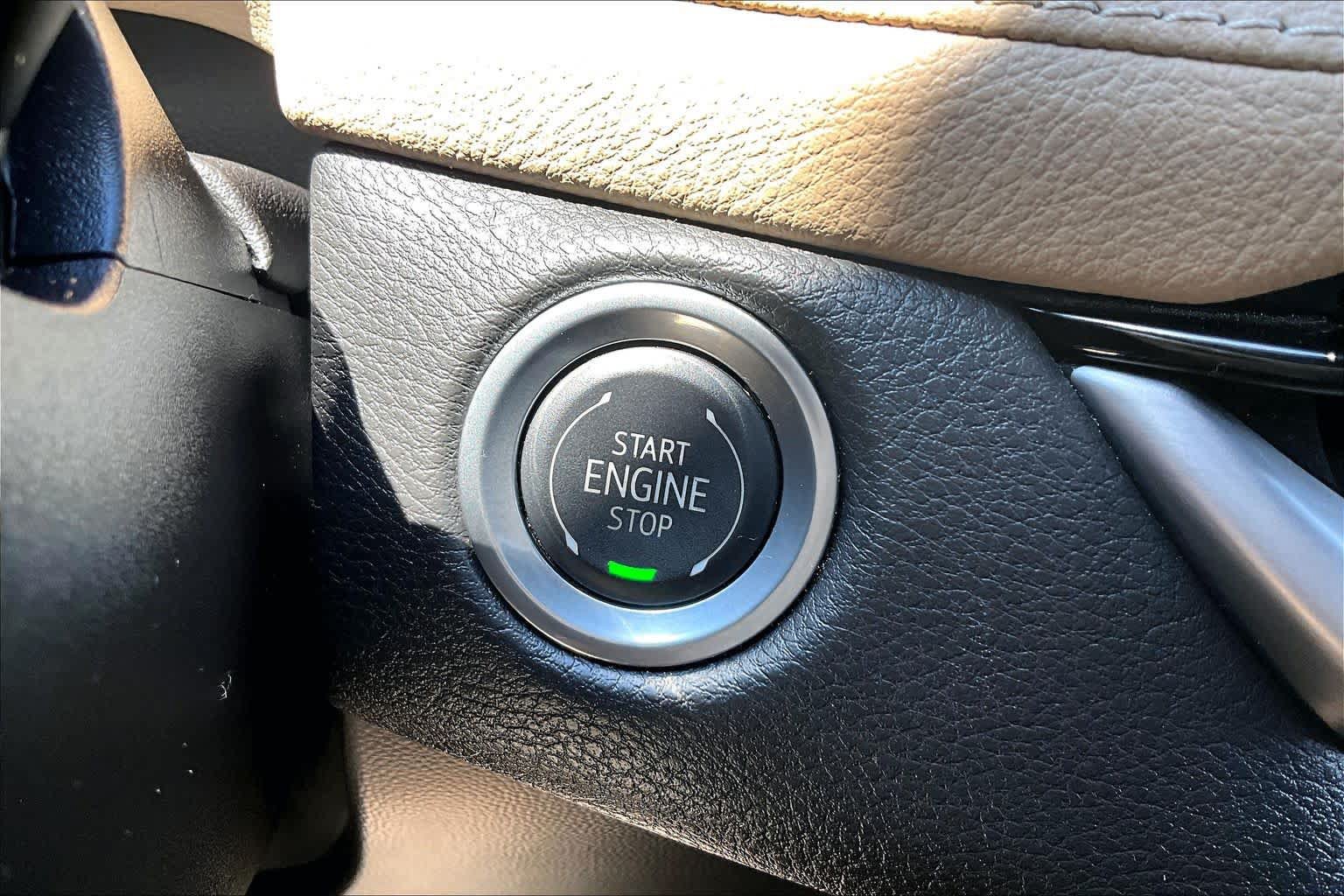 Used 2024 Cadillac XT4 Premium Luxury FWD image 33