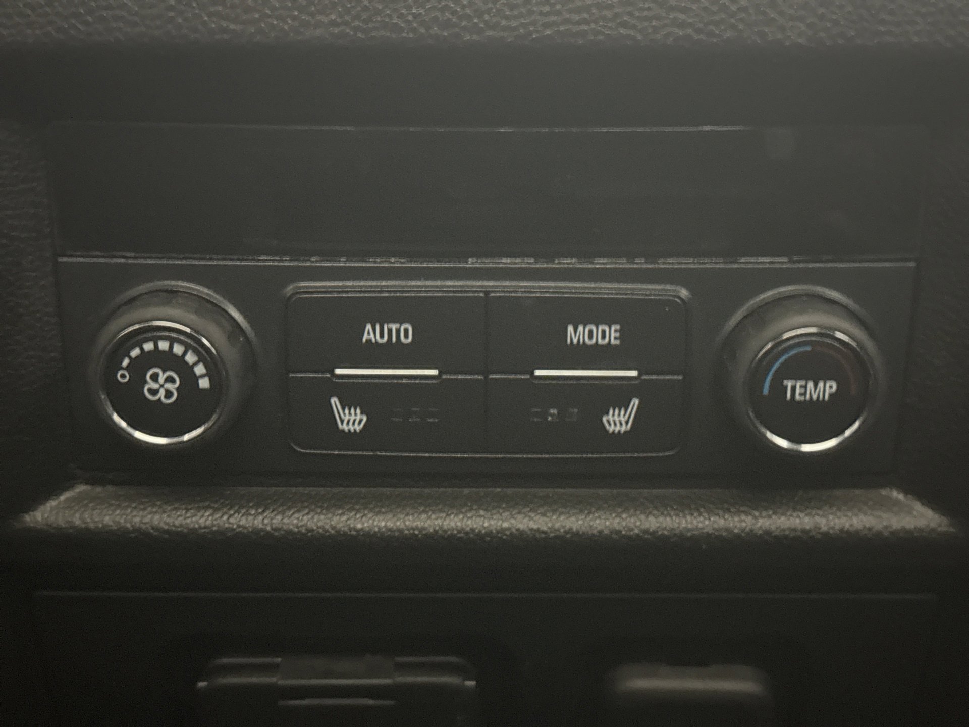 Used 2019 Chevrolet Traverse Premier w/ Redline Edition image 22