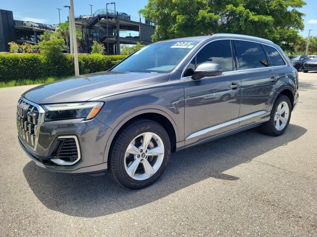 Certified 2025 Audi Q7 2.0T Premium w/ Convenience Package AWD/4WD image 4