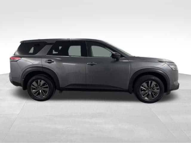 Used 2024 Nissan Pathfinder S w/ Cargo Package image 10