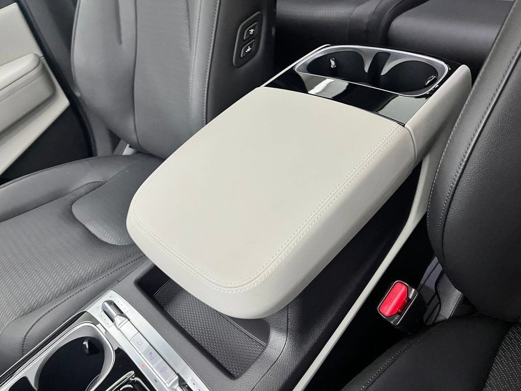 Used 2024 Kia Carnival SX Prestige FWD image 31
