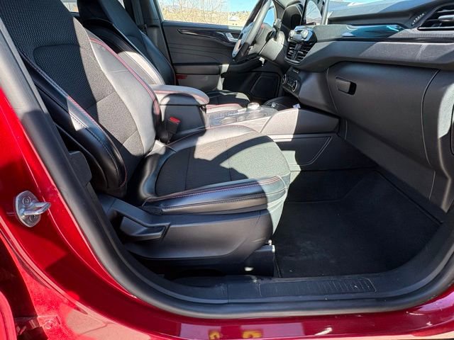 Used 2025 Ford Escape ST-Line image 31