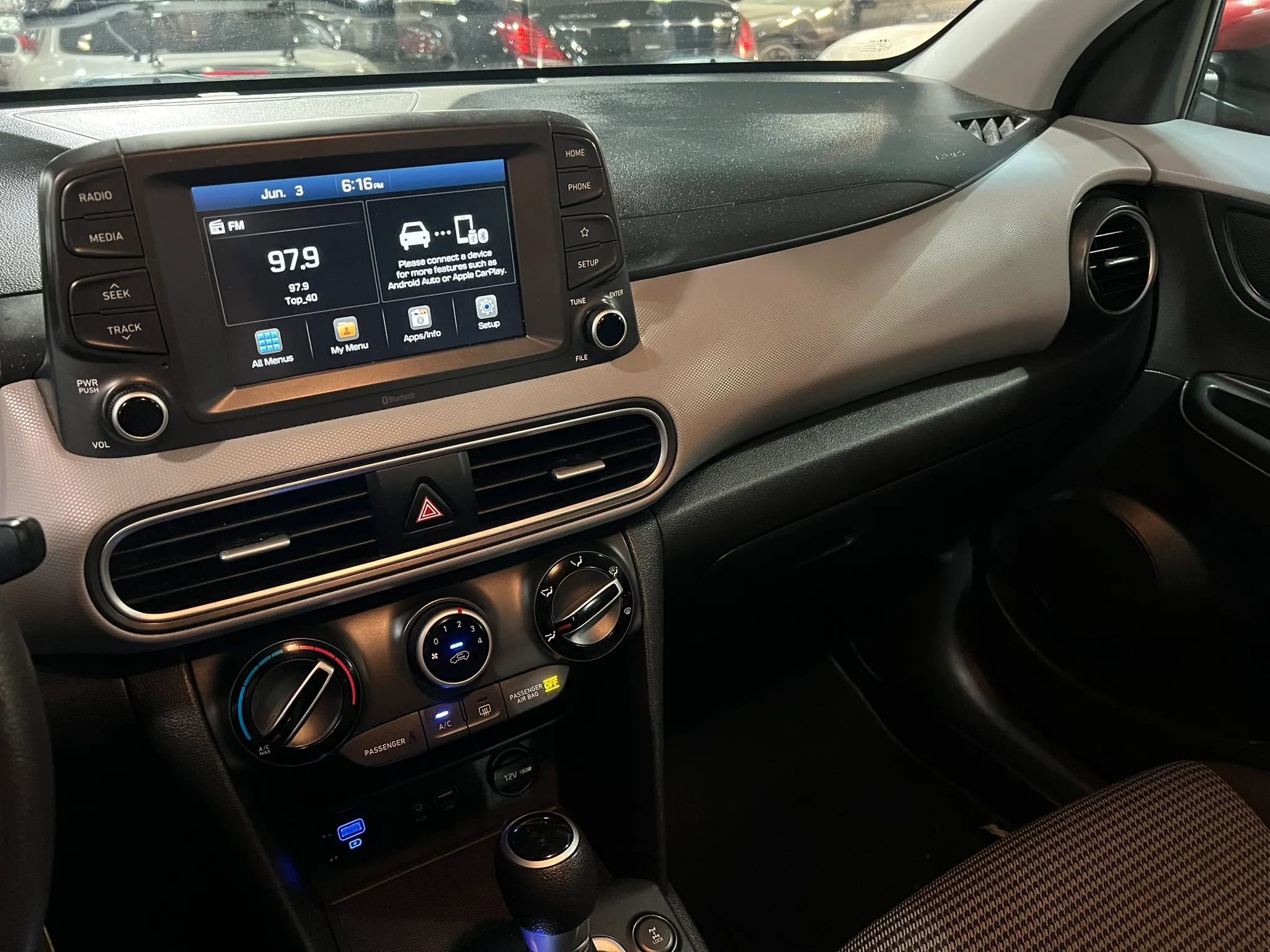 Used 2019 Hyundai Kona SE AWD/4WD image 11