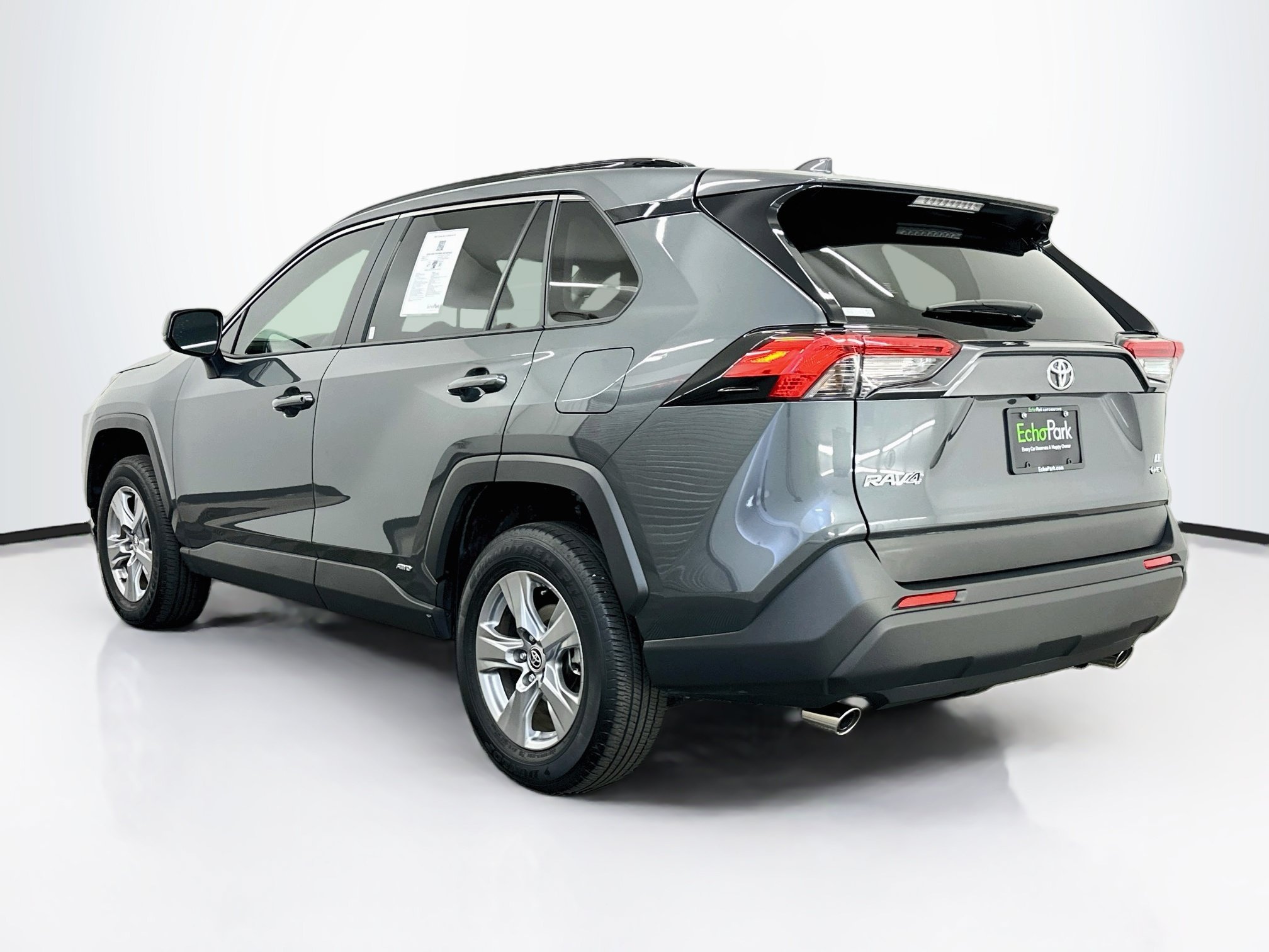 Used 2025 Toyota RAV4 LE AWD/4WD image 5