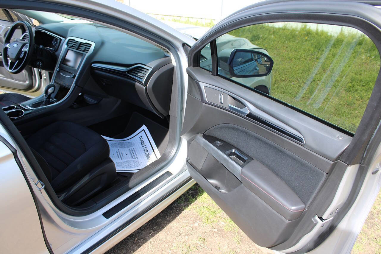 Used 2013 Ford Fusion SE image 36