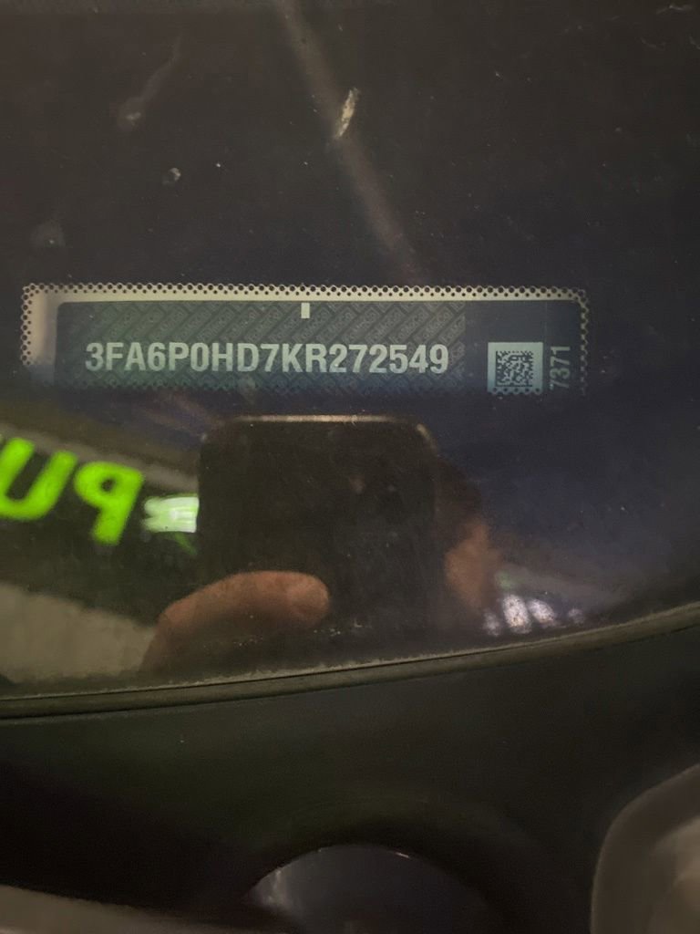 Used 2019 Ford Fusion SE FWD image 19
