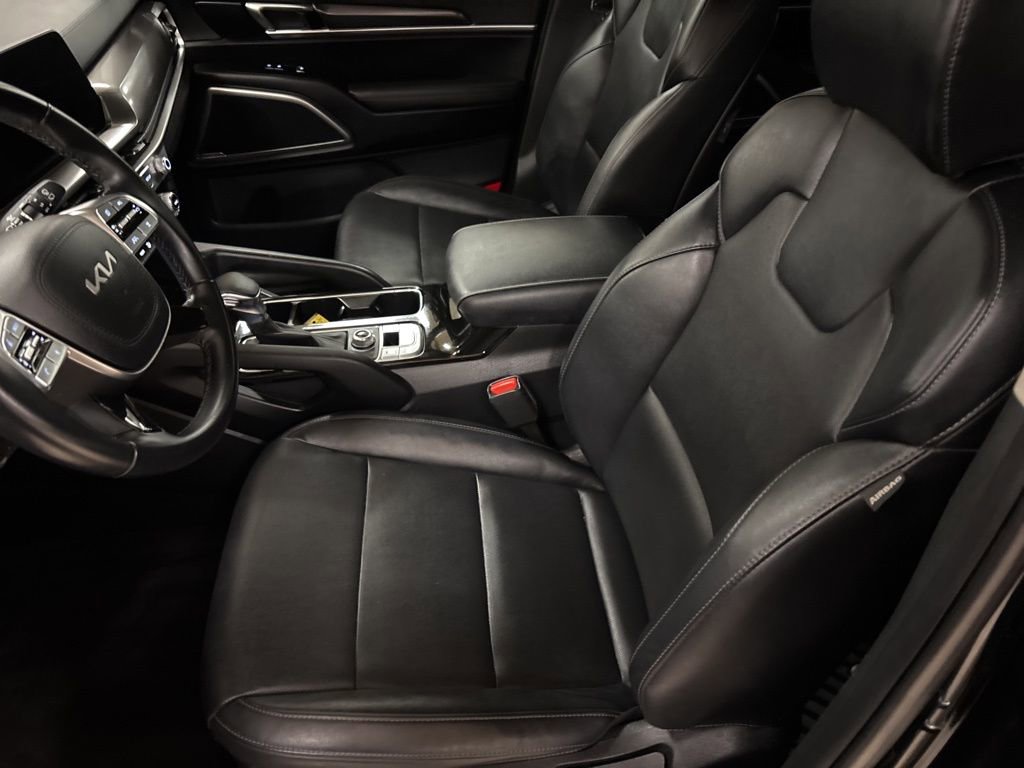 Used 2023 Kia Telluride LX image 29