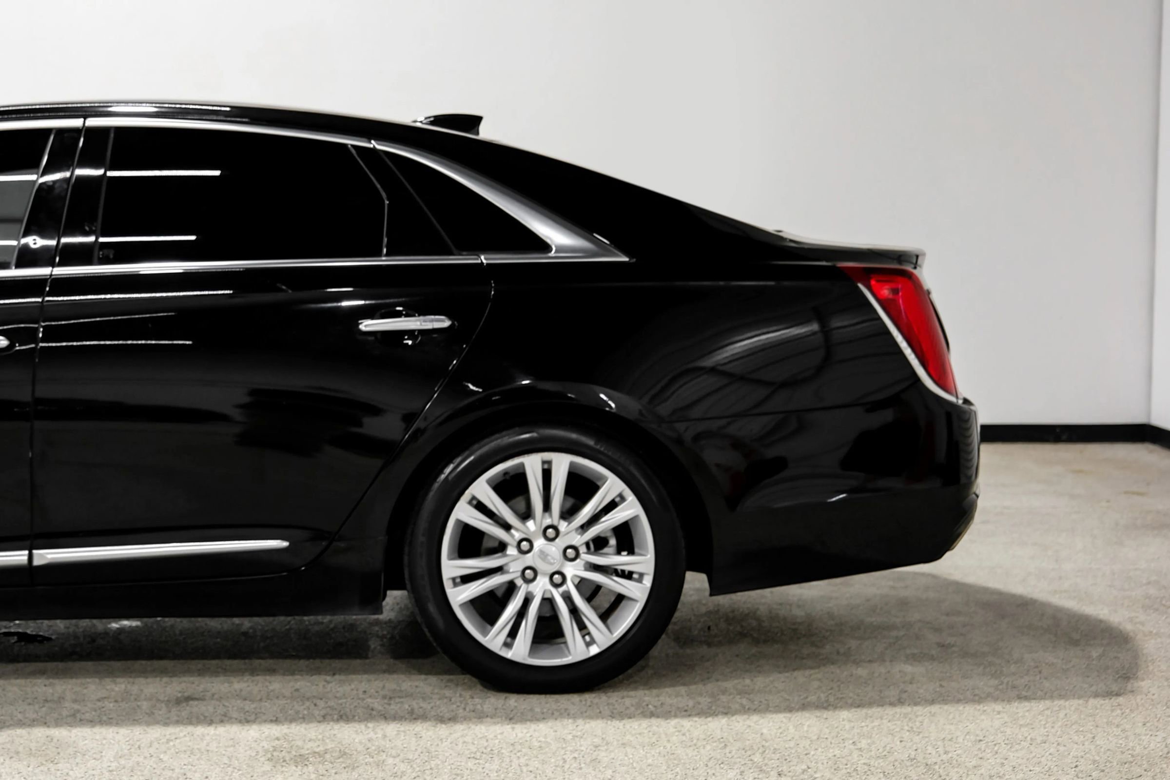 Used 2019 Cadillac XTS Luxury FWD image 11
