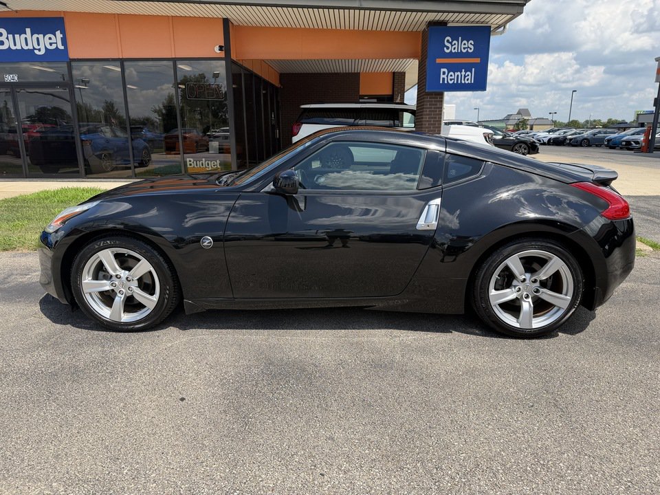 Used 2012 Nissan 370Z Coupe w/ Aerodynamics Pkg RWD image 2