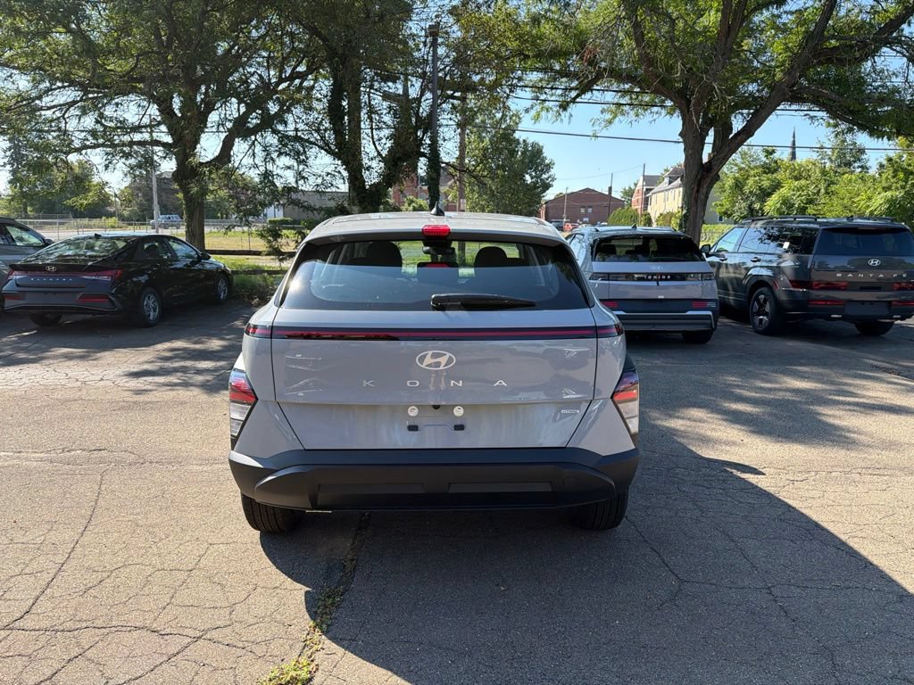 New 2027 Hyundai Kona SE AWD/4WD image 6