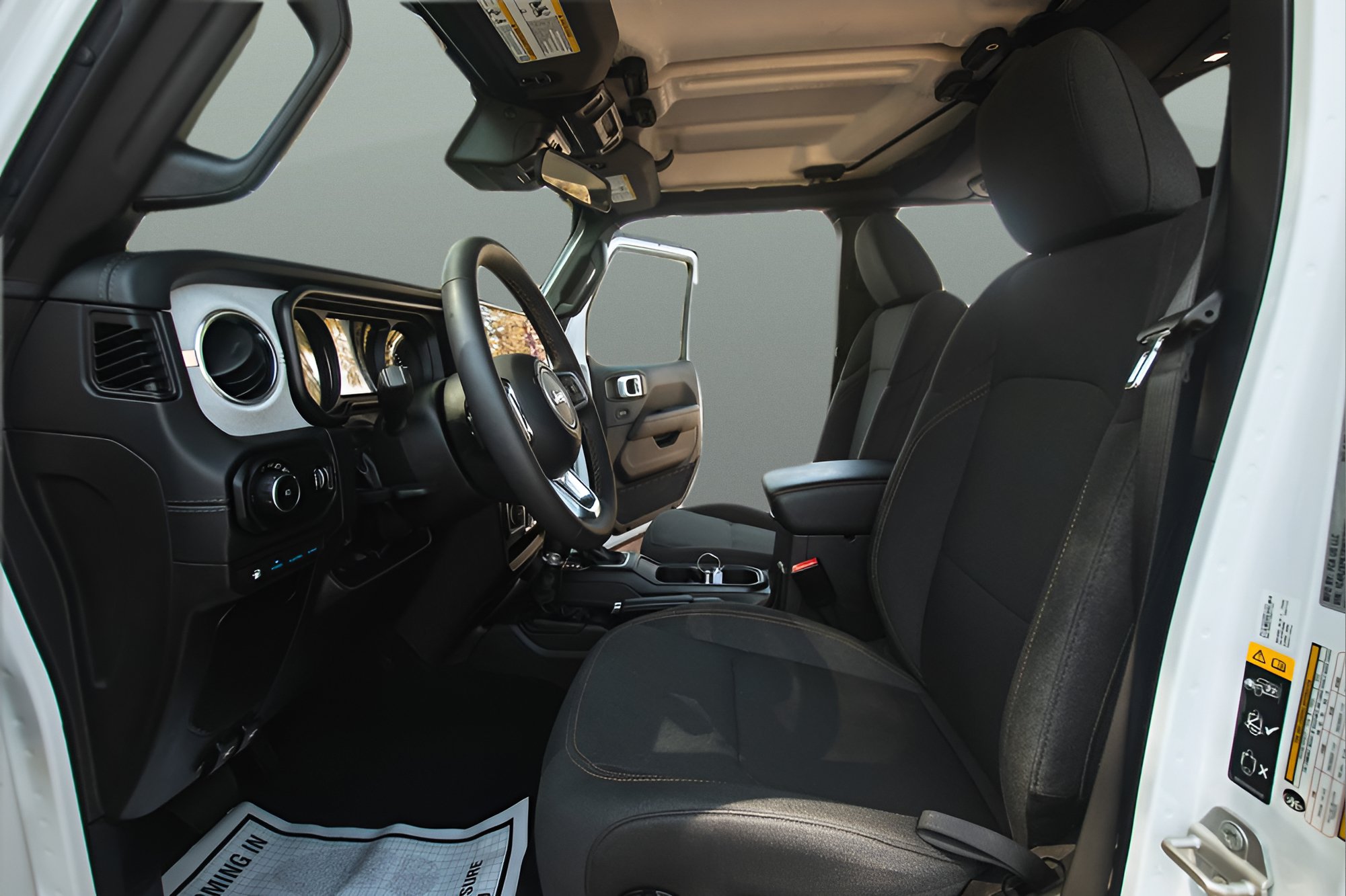 Used 2024 Jeep Wrangler Unlimited Sahara AWD/4WD image 19
