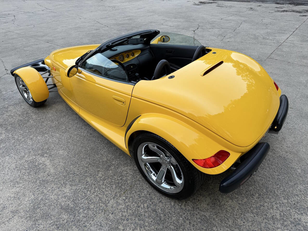 Used 2000 Plymouth Prowler RWD image 15