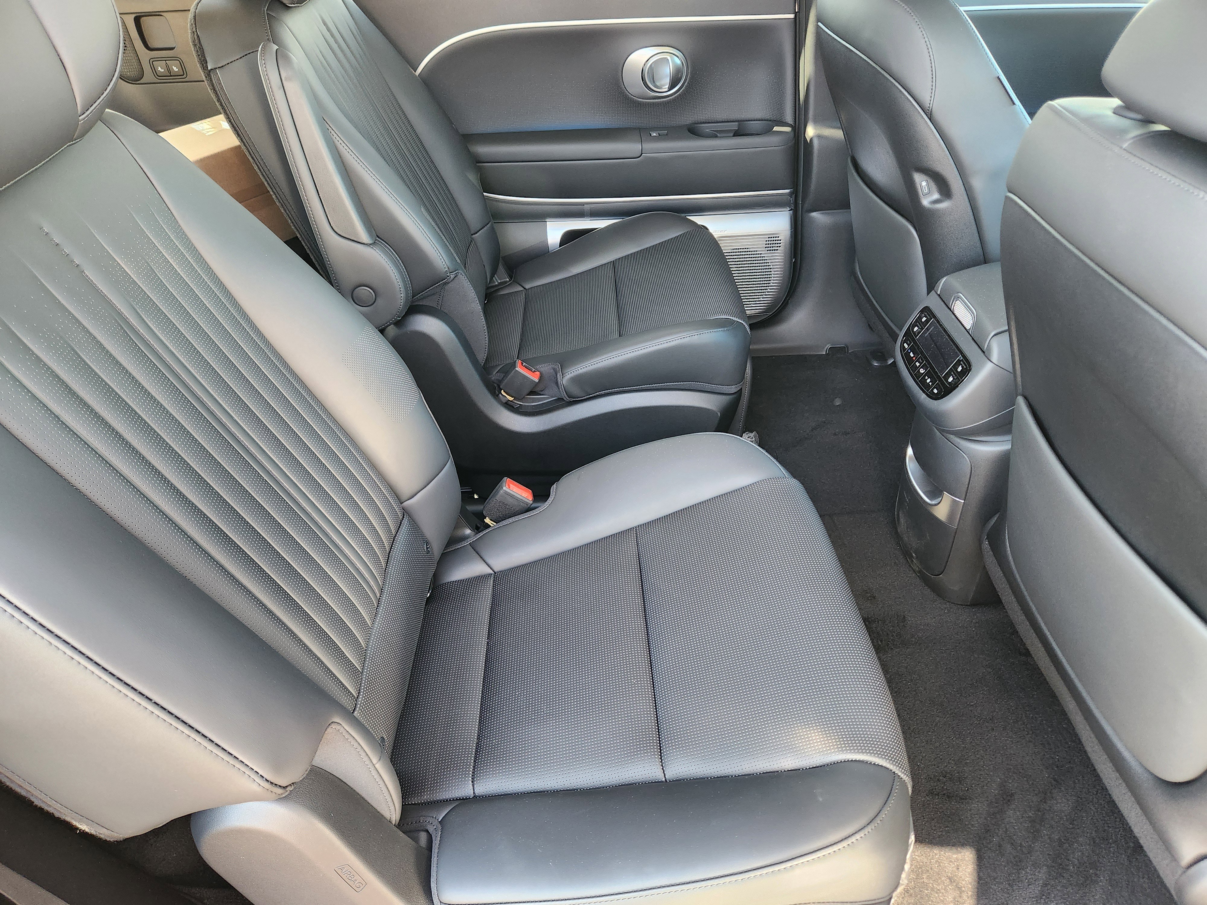 New 2026 Hyundai Ioniq 9 Calligraphy w/ Tow & Go Package image 19