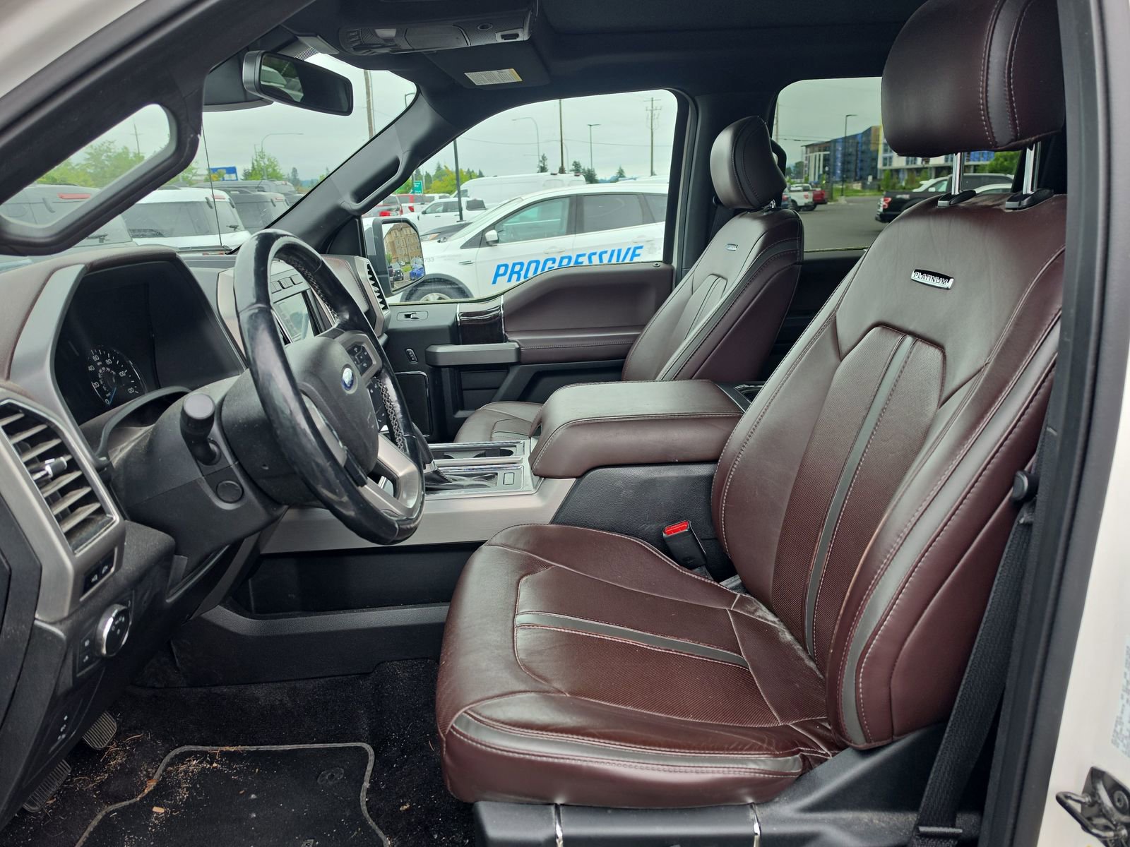 Used 2017 Ford F150 Platinum w/ Equipment Group 701A Luxury AWD/4WD image 9